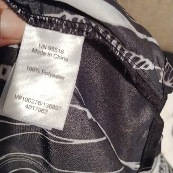 Coldwater Creek Plus Size Abstract Top 2X - Picture 8 of 9